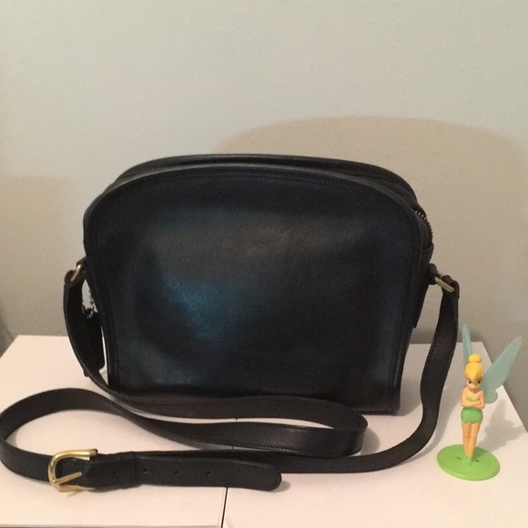 Coach vintage Black Leather #9087 Crossbody. - Picture 2 of 4